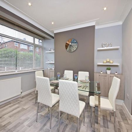 Beautiful Cozy Home With Free Parking Manchester Extérieur photo