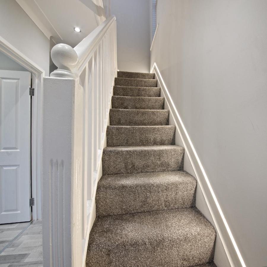 Beautiful Cozy Home With Free Parking Manchester Extérieur photo