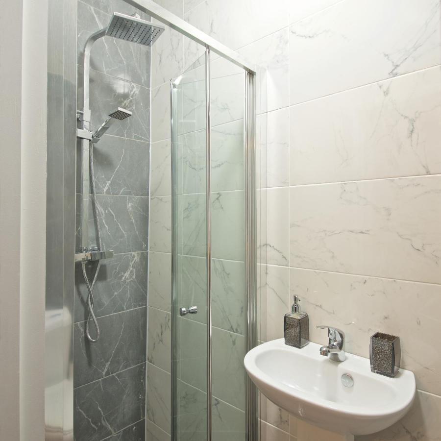 Beautiful Cozy Home With Free Parking Manchester Extérieur photo