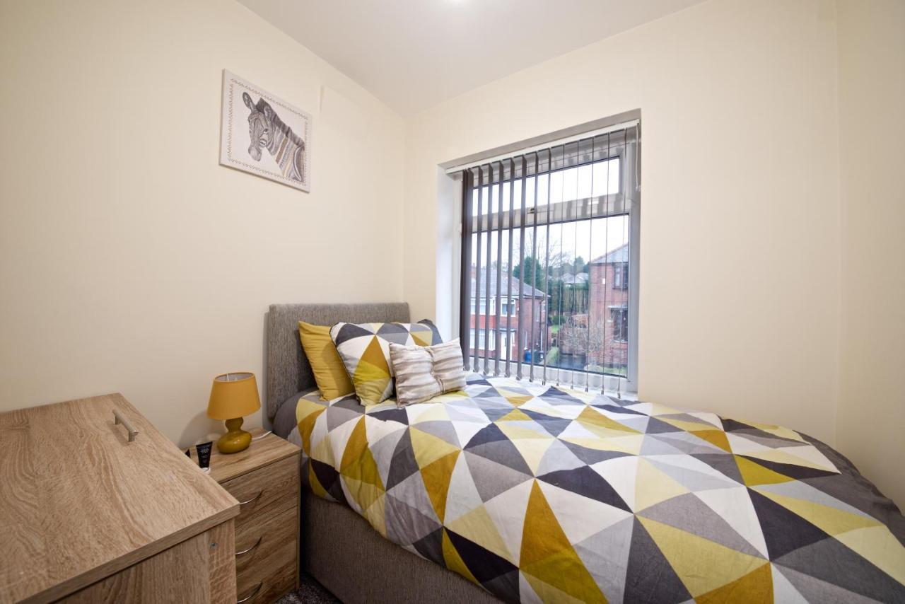 Beautiful Cozy Home With Free Parking Manchester Extérieur photo