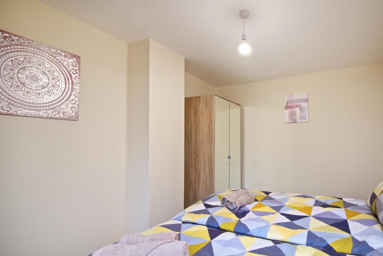 Beautiful Cozy Home With Free Parking Manchester Extérieur photo